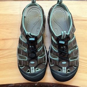 Keen Sandals Size 11 Women